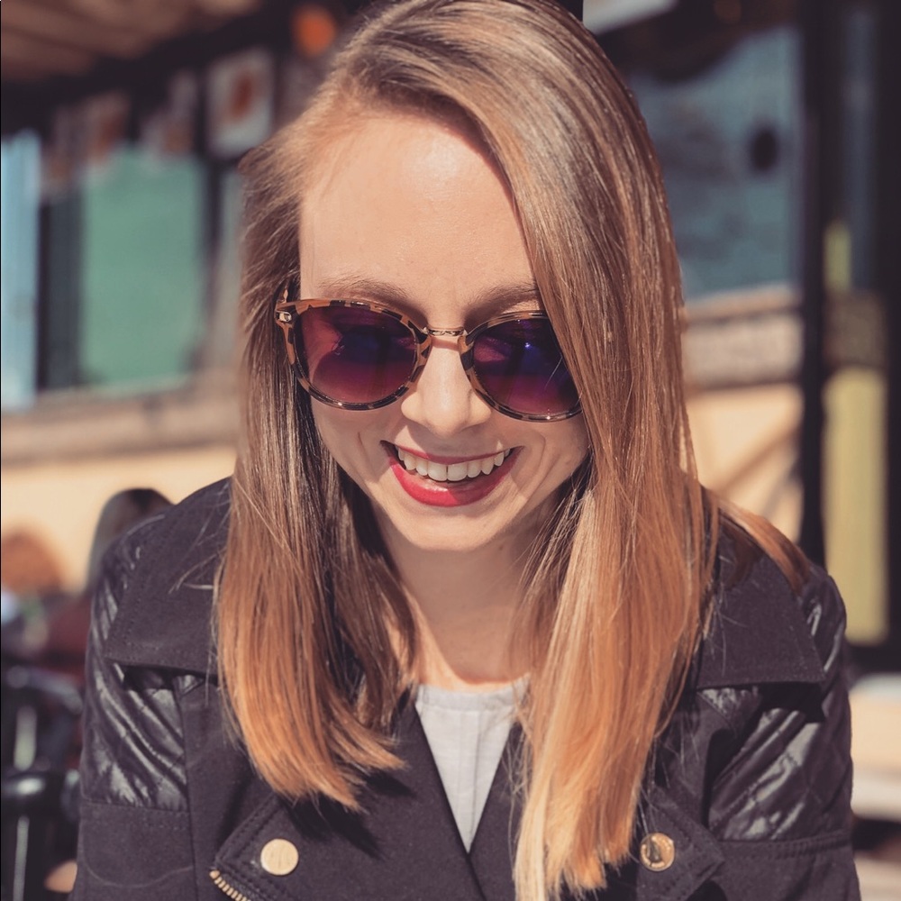 Meet your Posher, Emily